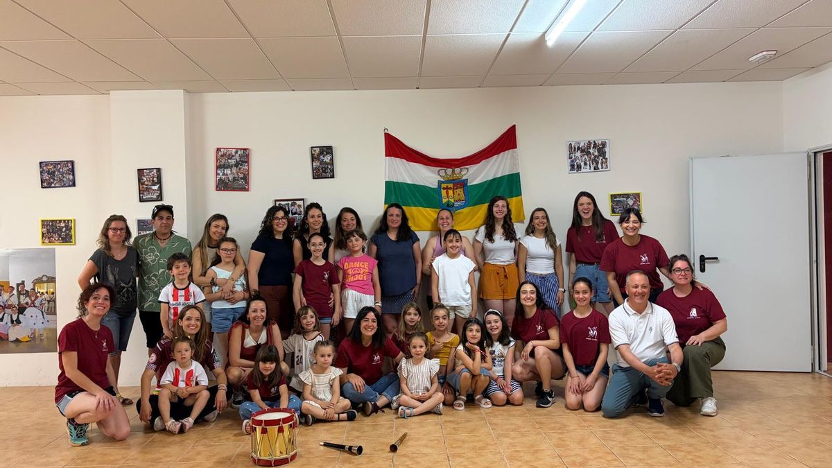 La Jota de Logroño gana adeptos: el éxito del curso de Contradanza en Logroño respalda la conservación del folclore local
