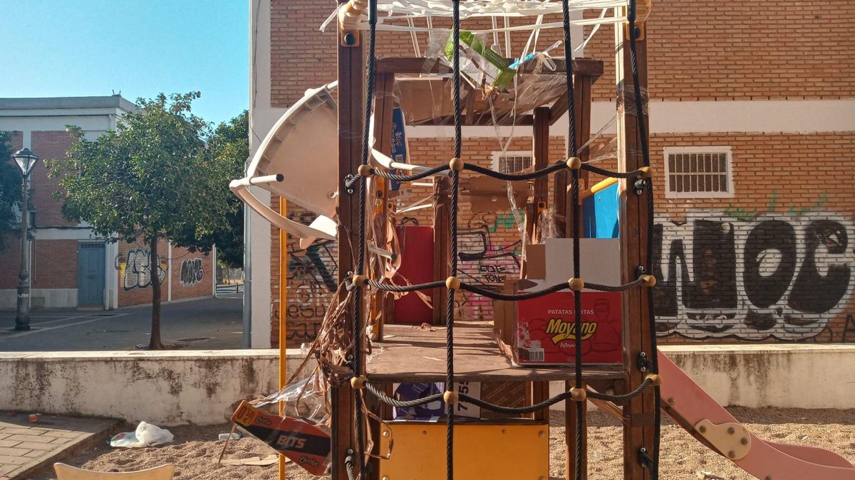 Daños en un parque infantil.