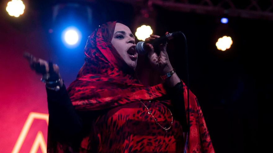 Concierto de la cantante mauritana Noura Mint Seymali en el regreso de los festivales Womad en Europa