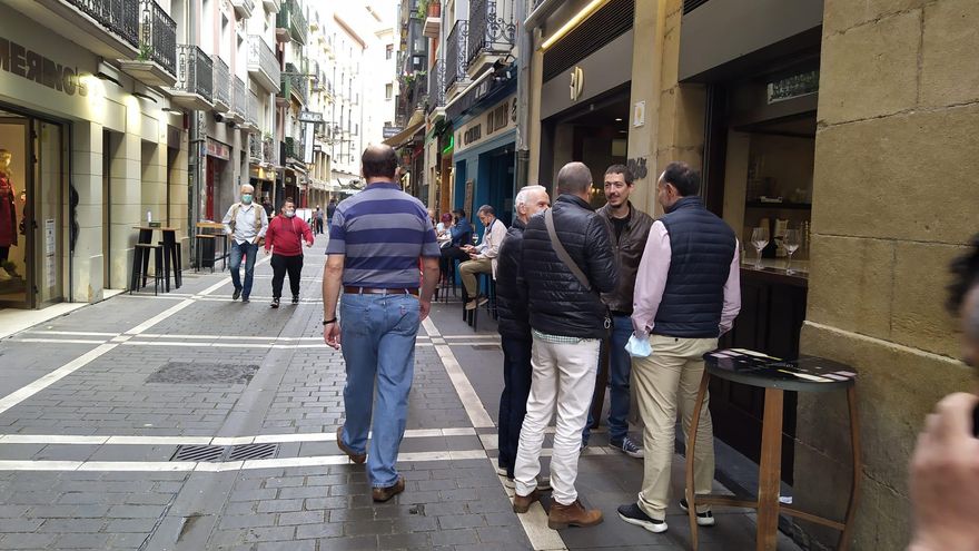 Exterior de un bar de la calle San Nicolás de Pamplona.