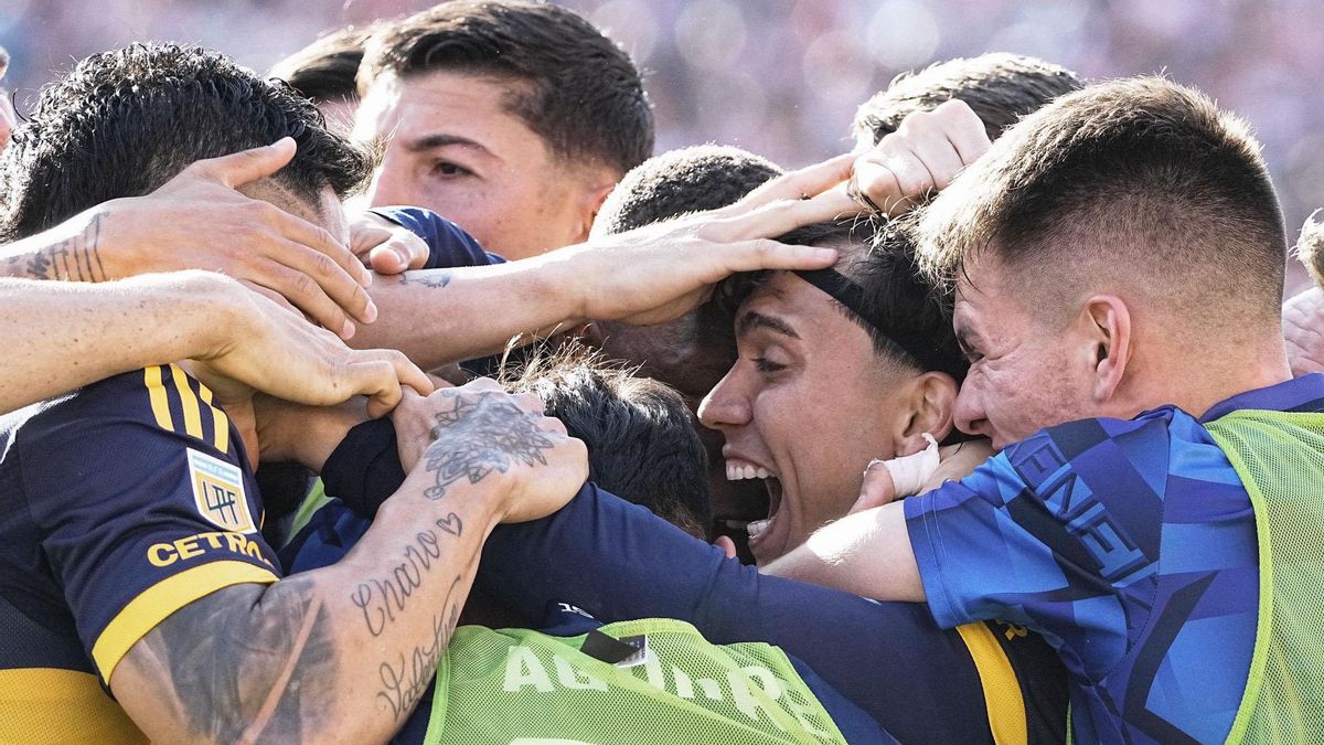 Boca le ganó con el último aliento a Estudiantes y llega al Superclásico en alza