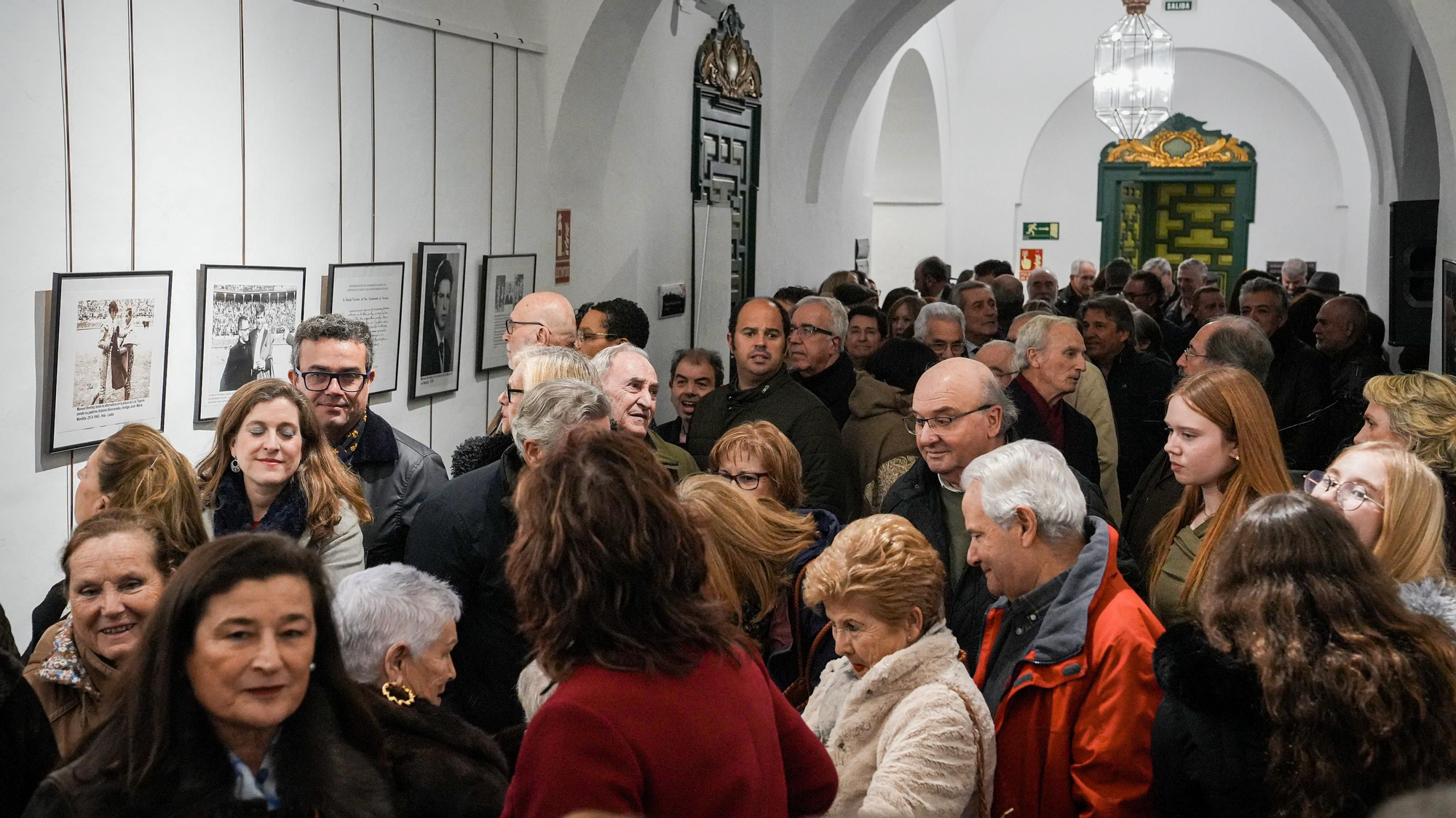Exposición '80 años de la firma fotográfica Ladis. Homenaje por el noventa cumpleaños de El Cordobés.