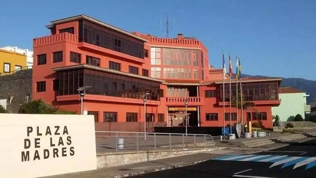 Imagen de archivo de la Plaza de las Madres y el Ayuntamiento de Breña Baja.