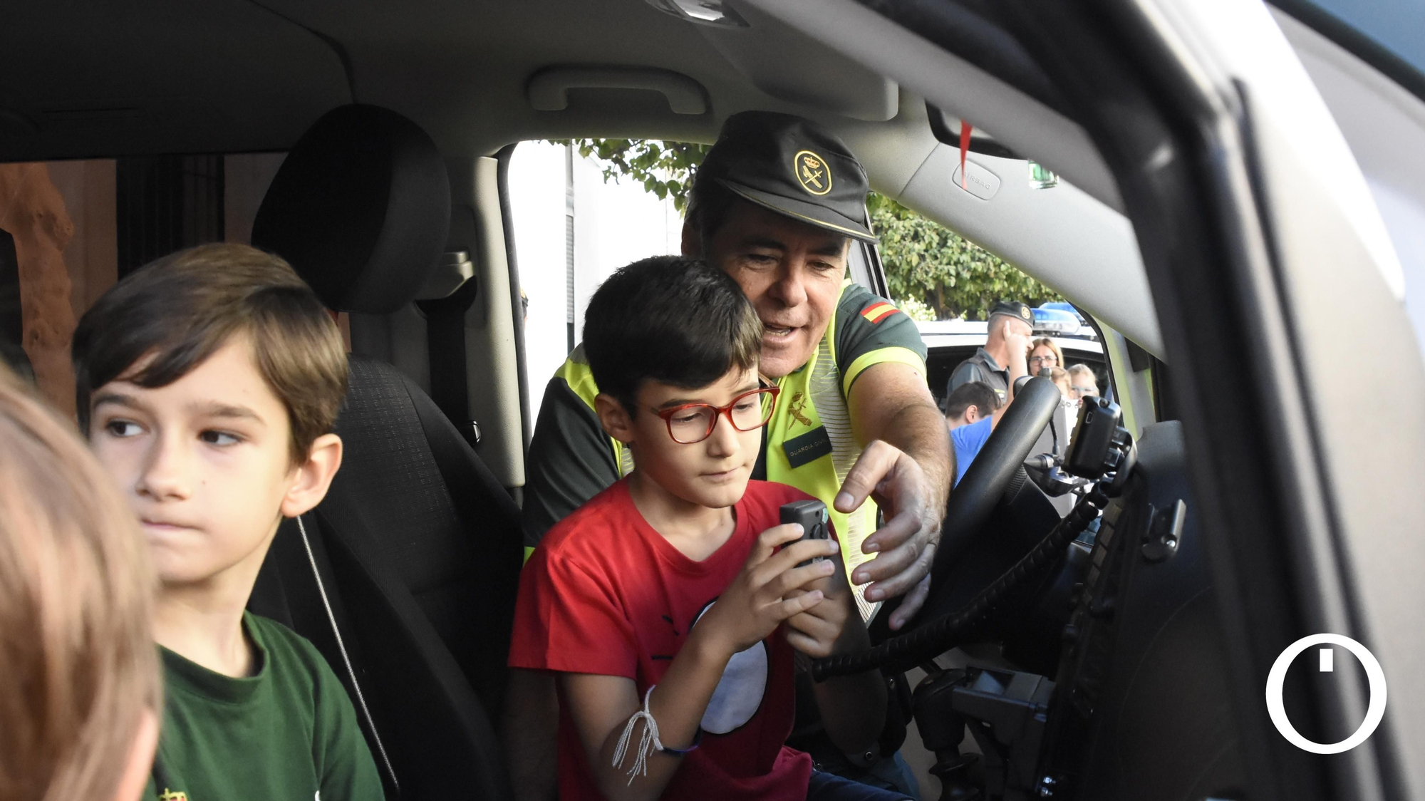 Presentación de los medios de la Guardia Civil a más de 700 alumnos.