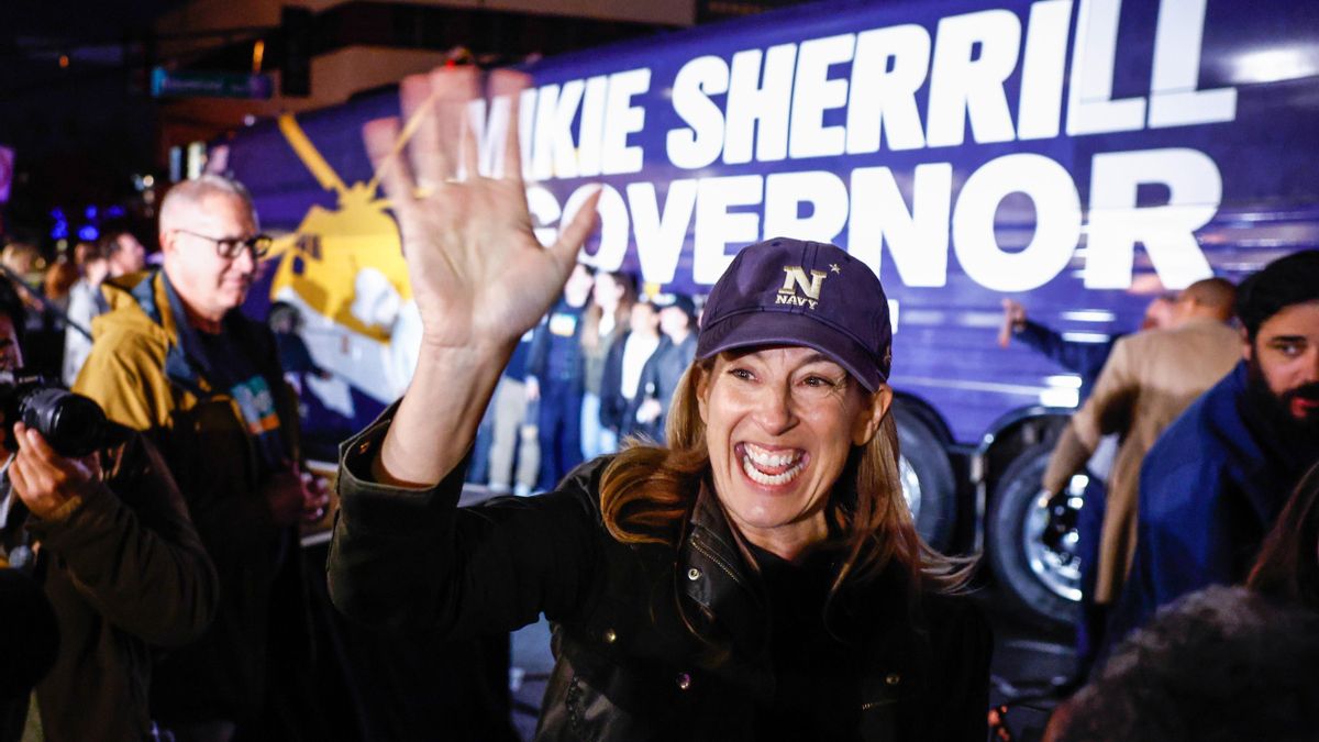La nueva gobernadora de Nueva Jersey, Mikie Sherrill, durante un acto de campaña el 3 de noviembre de 2025 en Montclair, Nueva Jersey.