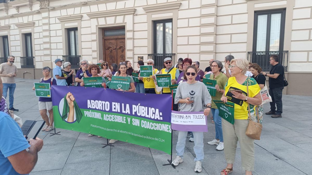Concentración en Alcázar de San Juan (Ciudad Real) por el derecho a abortar en la sanidad pública en Castilla-La Mancha
