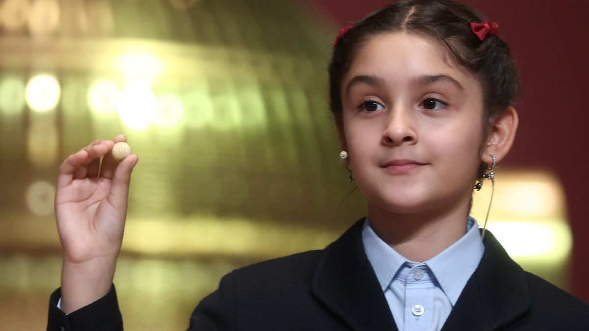 El 90.693, tercer premio, lleva la alegría a toda Andalucía y deja en Santa Fe (Granada) más de 25 millones de euros