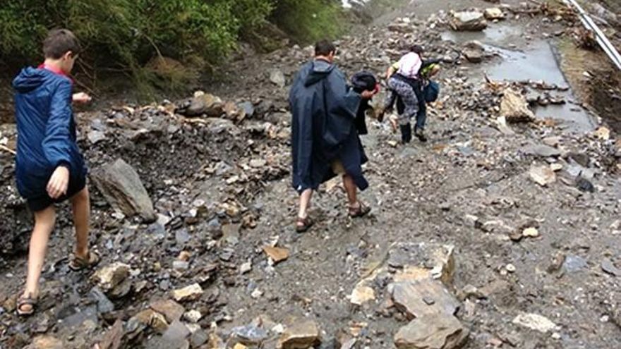 Derrumbe en la carretera que da acceso a Peñalba de Santiago. / InfoBierzo