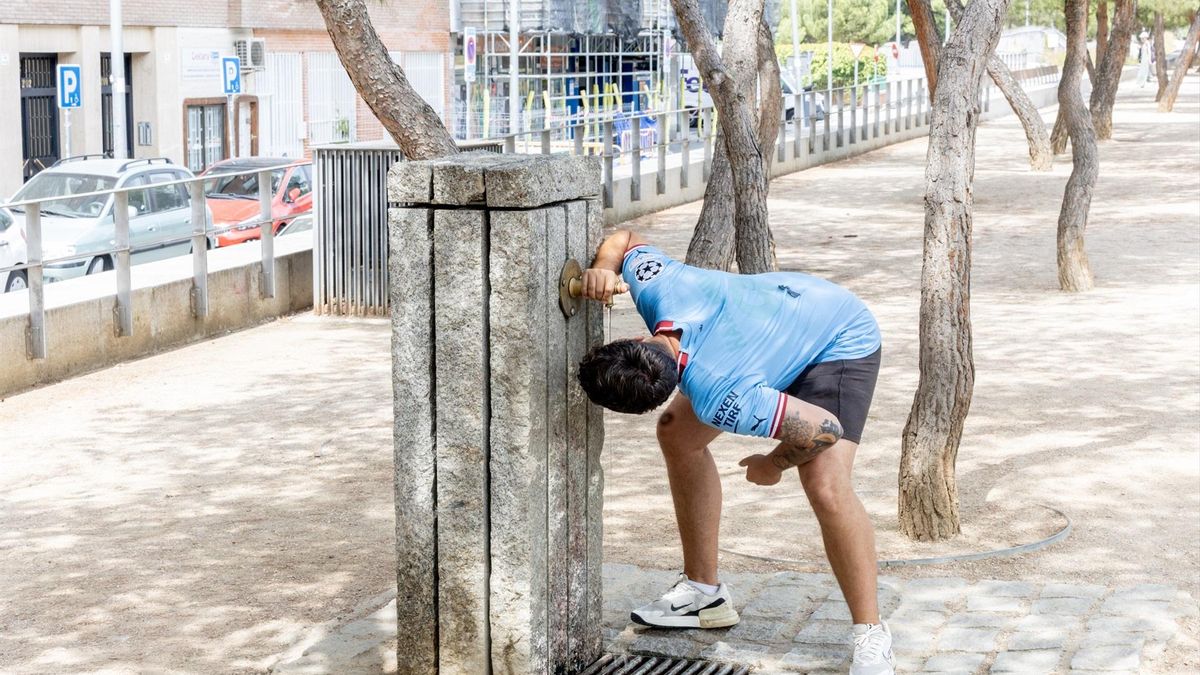 Španijo prizadeli kontrasti: Vročinski val na jugu, nevihte na severu, Madrid pa zmerno