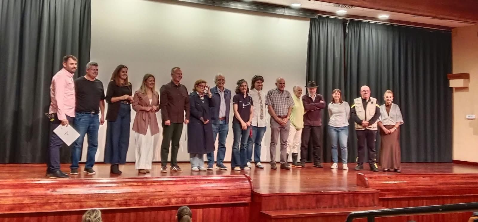 El profesor Pérez Cruz con los participantes y organizadores del Astrofest 2026.
