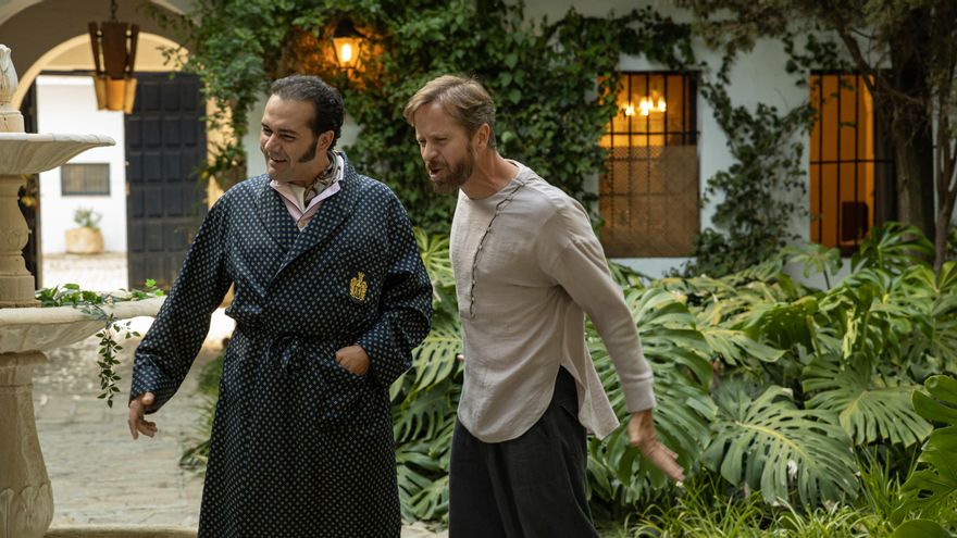 Los Compadres: "Los políticos nos ponen el listón muy alto a los humoristas"