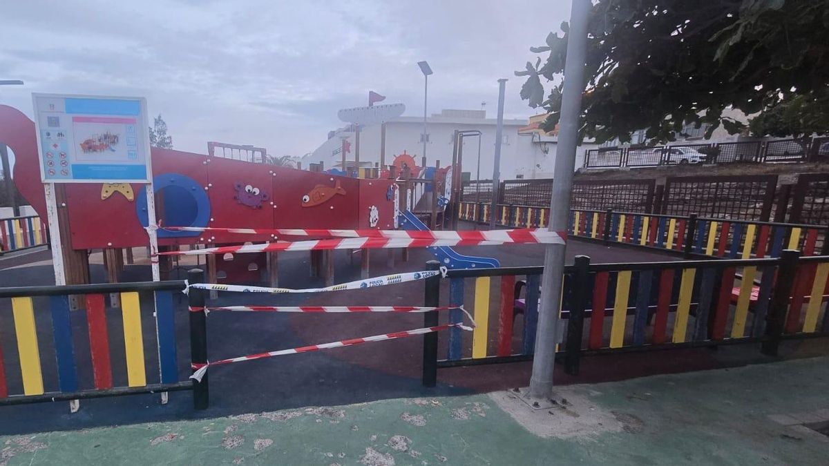 El Ayuntamiento de Telde cierra temporalmente el parque infantil de La Garita tras localizar un nido de avispas