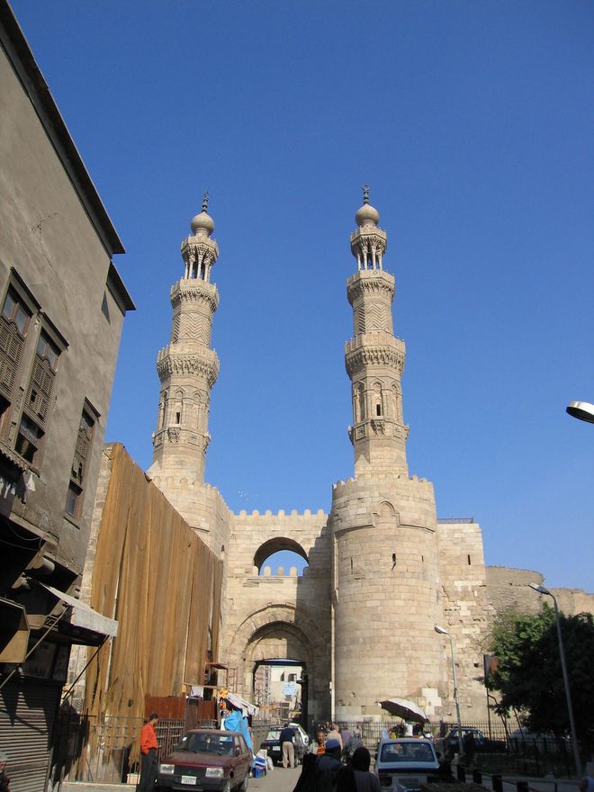 Torres de Bab Zuwayla, otro de los grandes conjuntos de arte islámico medieval de El Cairo.