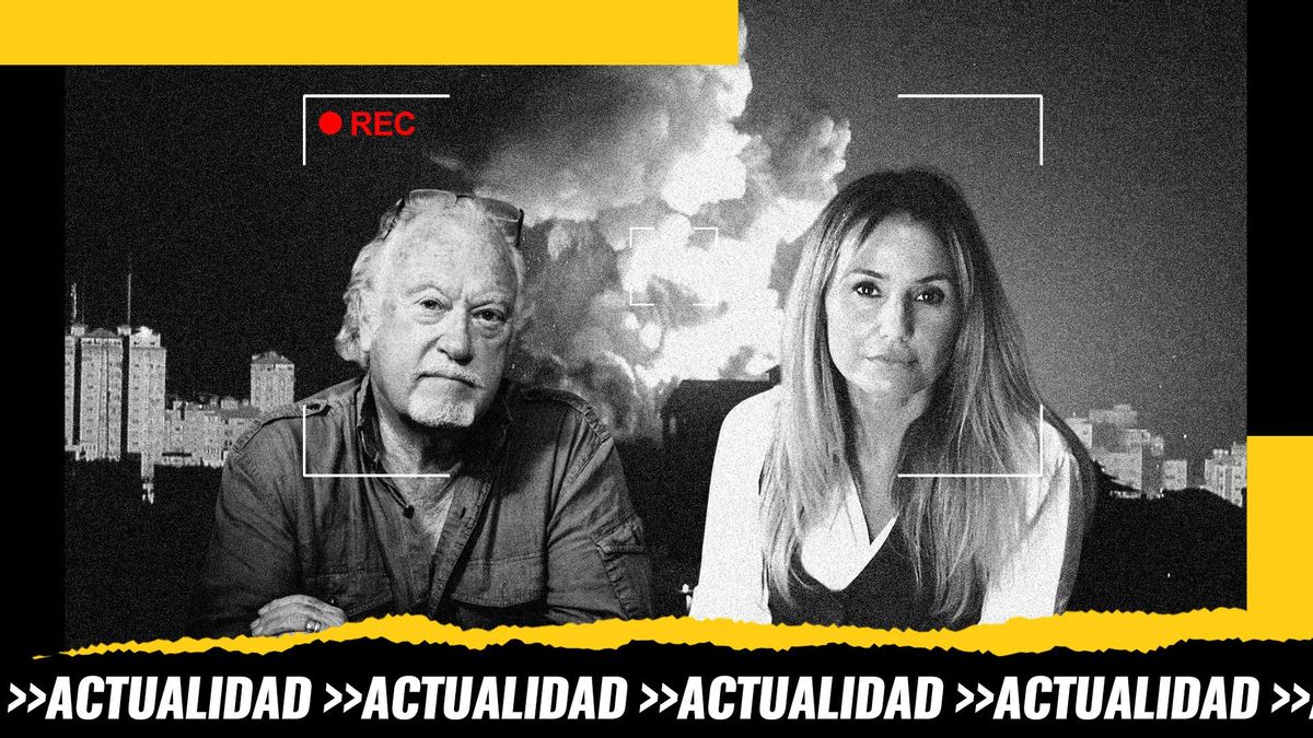 Montaje: el periodista estadounidense Jon Lee Anderson y la periodista española Patricia Simón sobre una foto de un bombardeo en Gaza