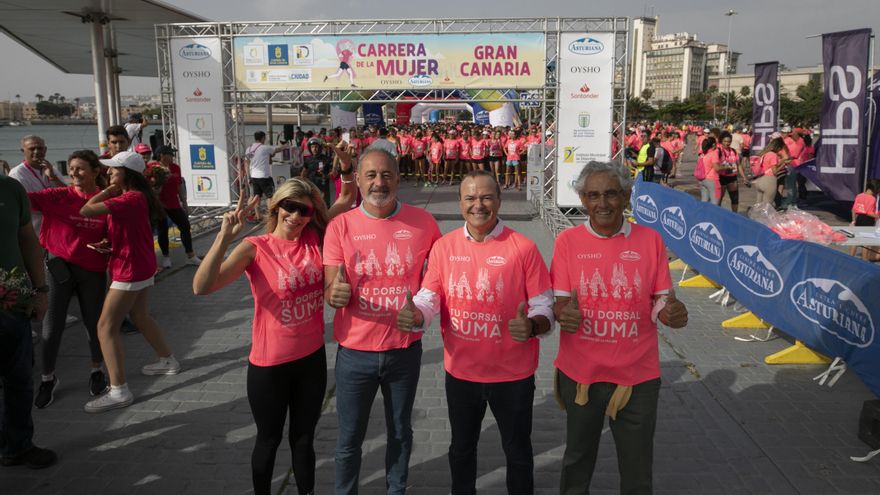 Eva Molina - Directora Comercial, comunicacion y marketing de HPS, Francisco Castellano, consejero de Deportes del Cabildo de Gran Canaria, Augusto Hidalgo Macario Alcande de Las Palmas de Gran Canaria  y Fernado Freile Presidente de la Asosiacion Española Contra el cancer. AECC.