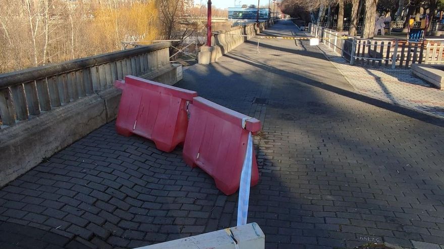 A continuación del riesgo del árbol hay otras zonas peligrosas, también acotadas por seguridad.