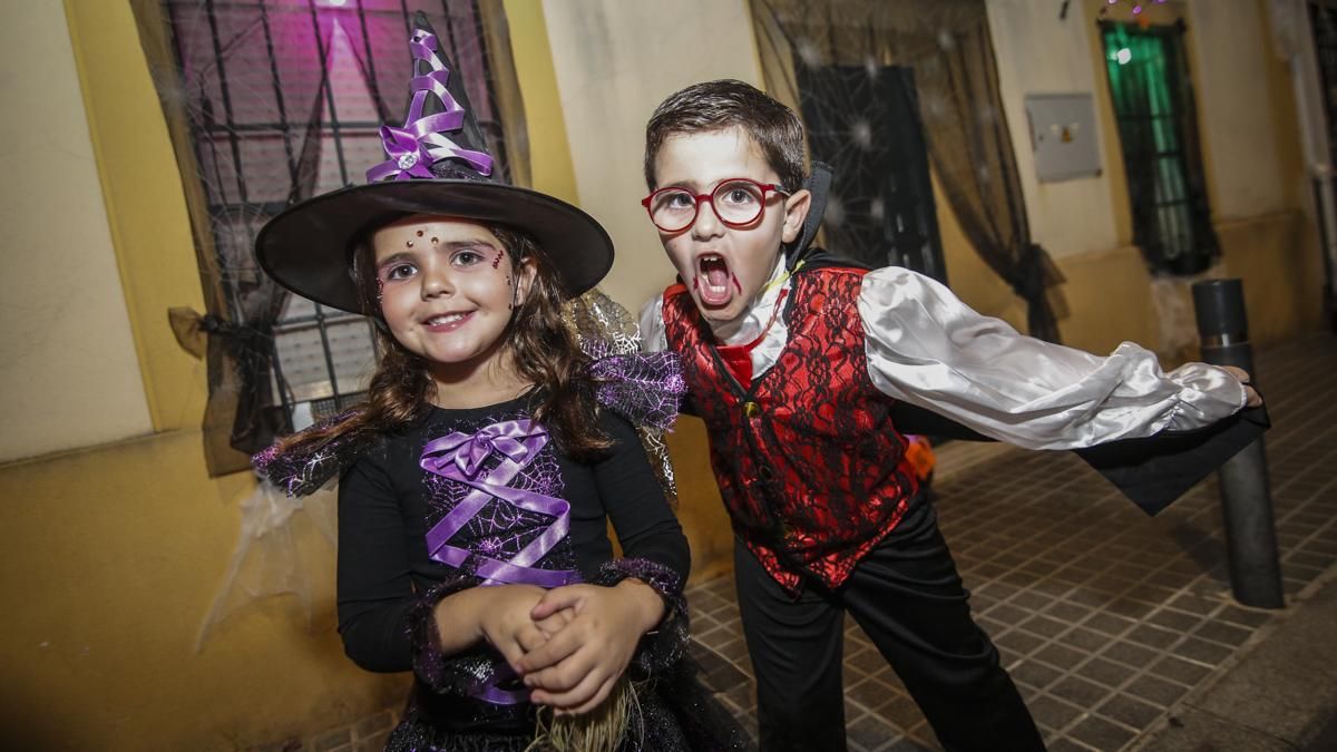 La calle López de Alba celebra su Halloween