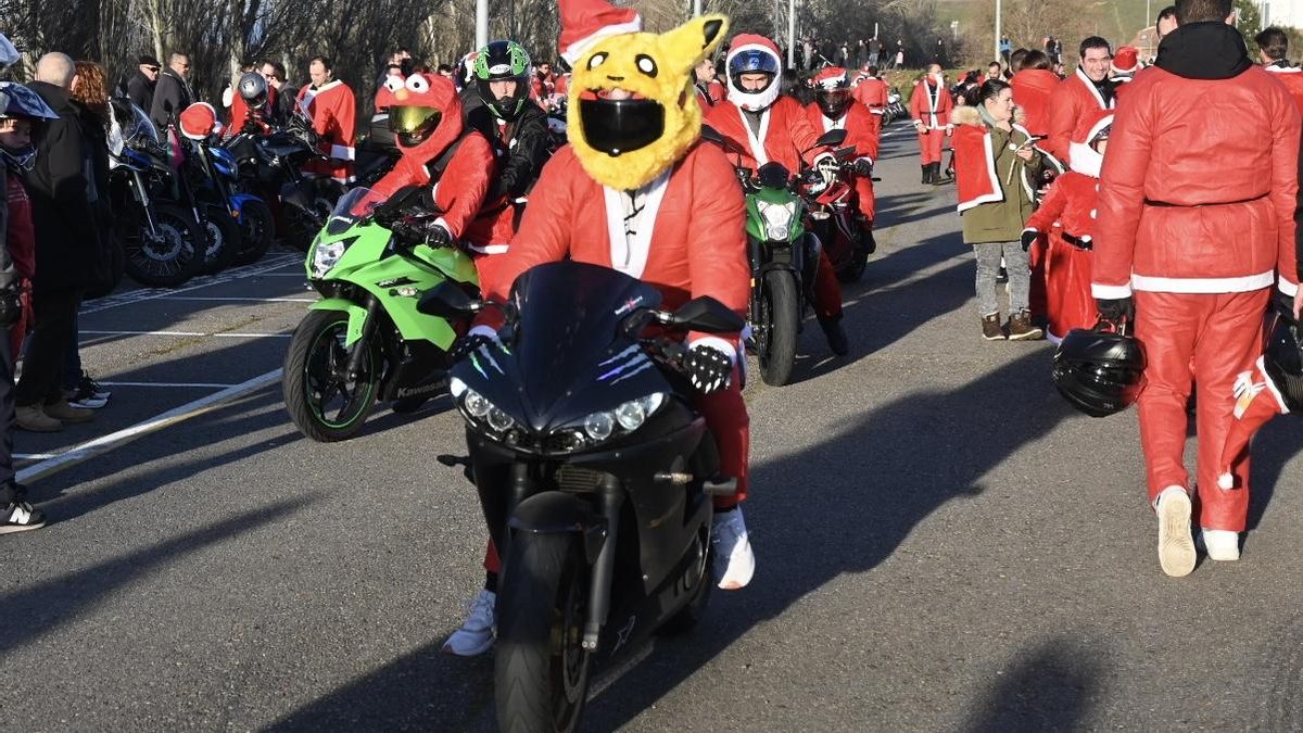 Papanoelada motera, masiva y solidaria en la Navidad de León