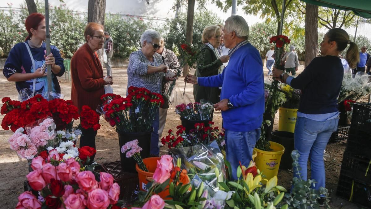Día de Todos los Santos en el cementerio de San Rafael