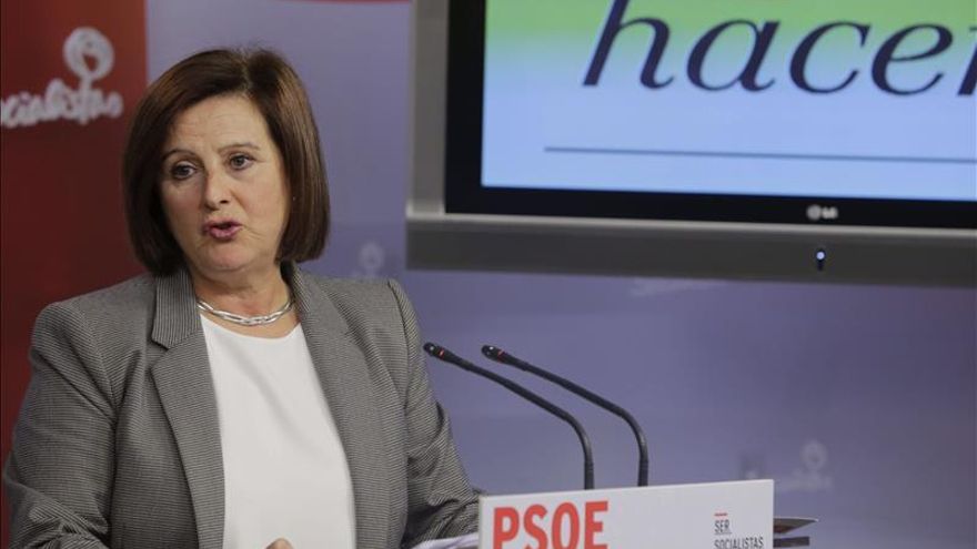 PSOE asegura que las comunidades que gobierna darán atención sanitaria "universal"