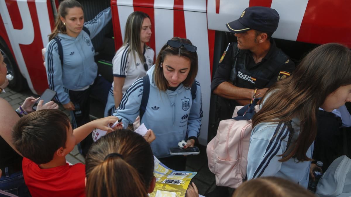 Llegada a Córdoba de la Selección Española de Fútbol Femenina
