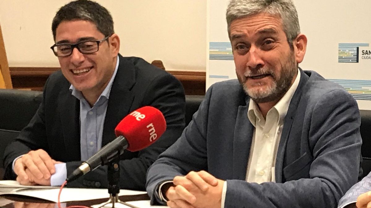 Felipe Pérez Manso, a la izquierda, con el portavoz municipal de Cs Javier Ceruti.