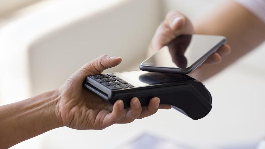 Pagar en la tienda evoluciona: la inmediatez de las transferencias instantáneas, con la comodidad del pago sin contacto