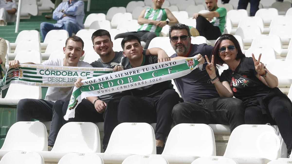 Grada Blanquiverde del Córdoba CF - San Fernando CD