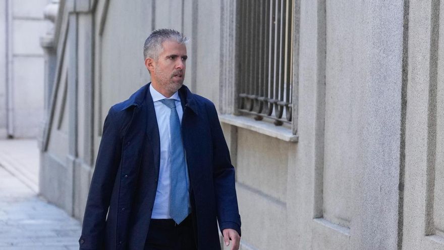 El fiscal Julián Salto, a su llegada al Tribunal Supremo para la primera jornada del juicio que se sigue en el Tribunal Supremo contra el fiscal general del Estado, Álvaro García Ortiz