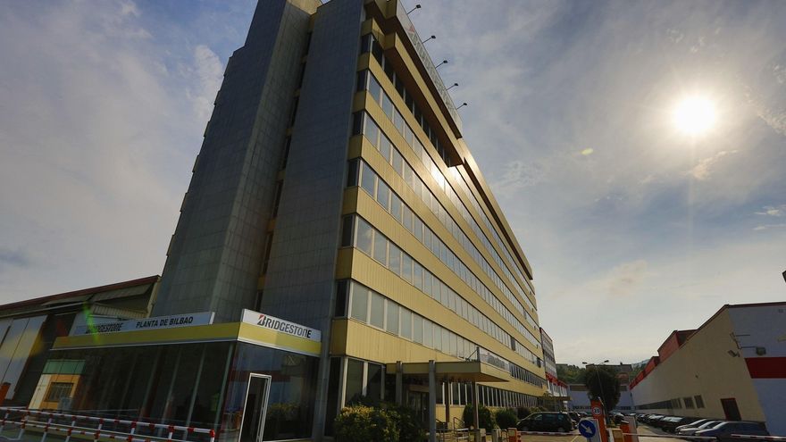 Los trabajadores de Serveo, subcontrata de Bridgestone, contra los 22 despidos "invisibles" del ajuste de la multinacional