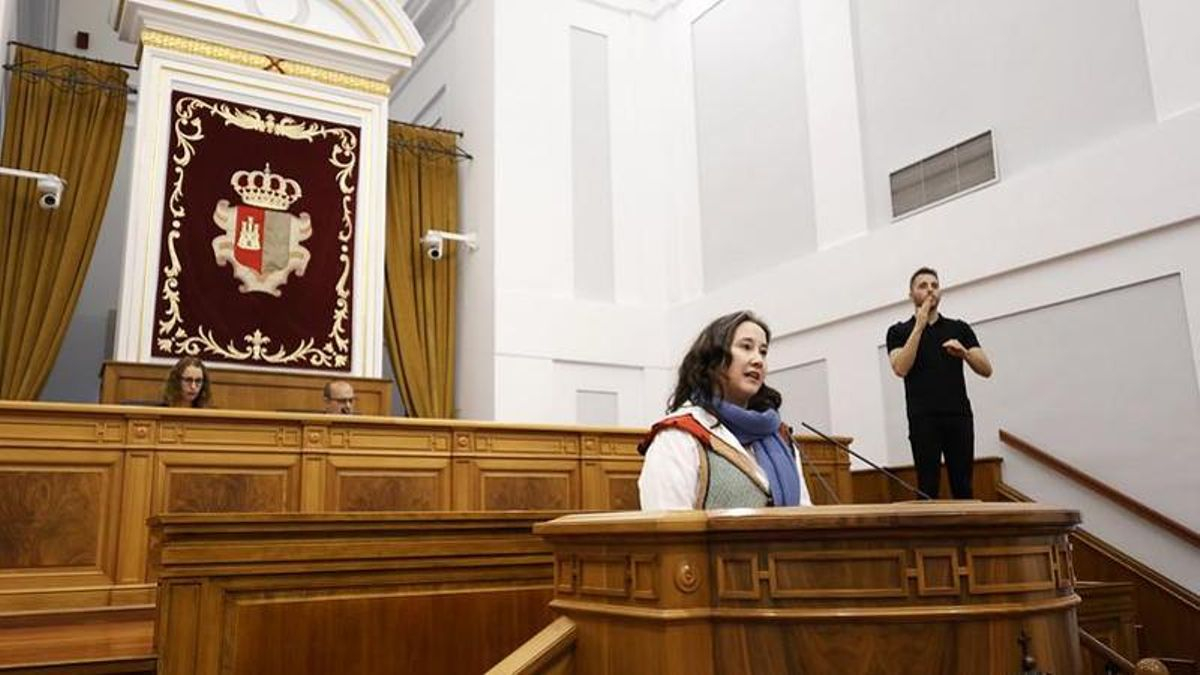 Esther Álvarez, ingeniera durante su intervención en las Cortes de Castilla-La Mancha durante el acto institucional del 8M  2025