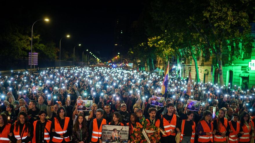 La indignación ciudadana toma el relevo de Maricarmen y vuelve a su casa desde Sol: "Si ella no pudo, iremos nosotros"