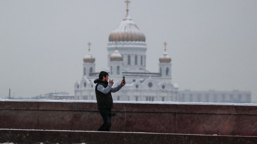 Rusia registra casi 180.000 nuevos casos de covid-19 en la última jornada EFE/EPA/YURI KOCHETKOV