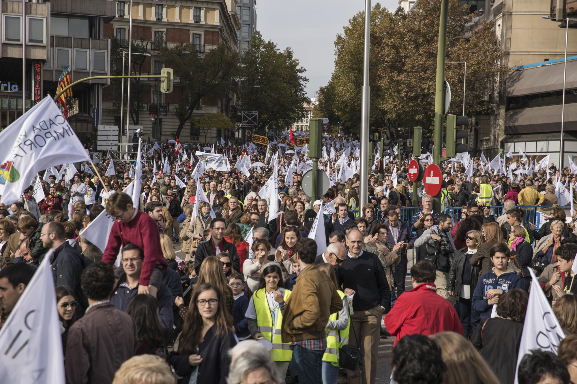 La Policía Nacional cifra la participación en unas 60.000 personas, aunque la organización la sitúa en un millón y medio llegados de 500 autobuses de diversas partes de España. \ Juan Ramón Robles