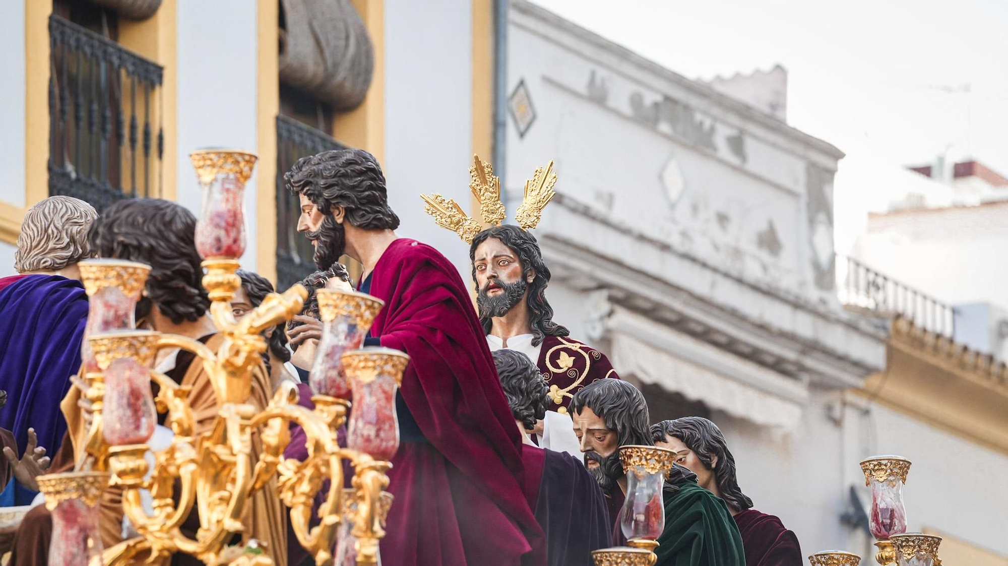 El regreso de la Hermandad de la Cena tras el Vía Crucis Magno