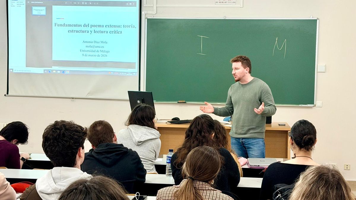 De Platón a la poesía extensa contemporánea: Antonio Díaz Mola reflexiona sobre la mirada y la luz en la Universidad de Extremadura