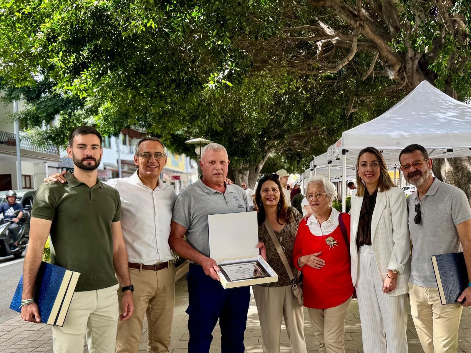 Los Llanos de Aridane reconoce “a las personas que dan vida” al Mercadillo del Agricultor en su 40 aniversario.