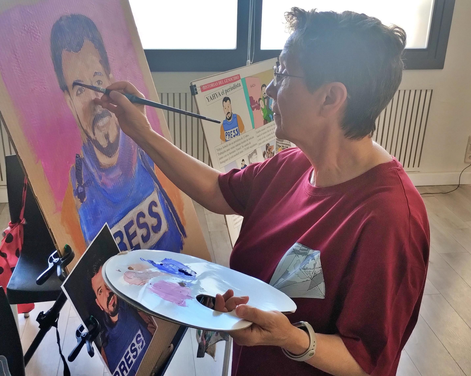 Retrato de un periodista asesinado en Gaza, dentro de la sala que ocupa la Marea Palestina