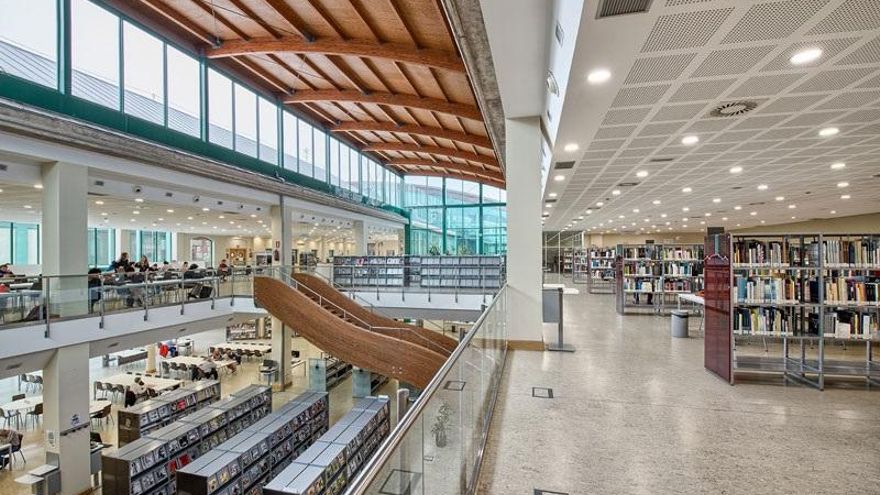 La Biblioteca Central de Cantabria lleva un año sin comprar libros