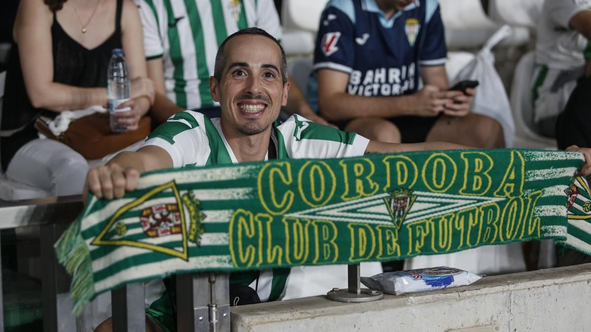 Grada Blanquiverde del Córdoba CF - Cultural Leonesa