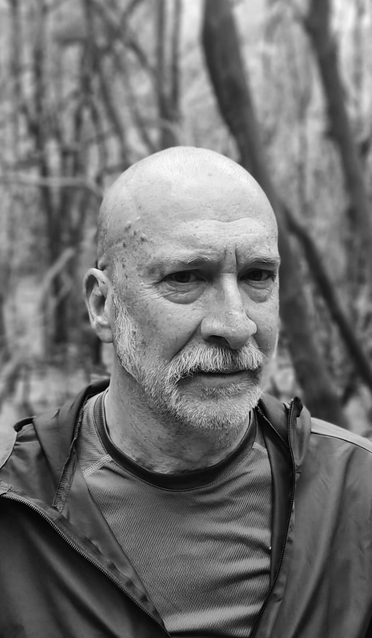 Imagen de archivo de Gervasio Cabrera, pintor, dibujante y escultor tinerfeño con nueva instalación en Bronzo.