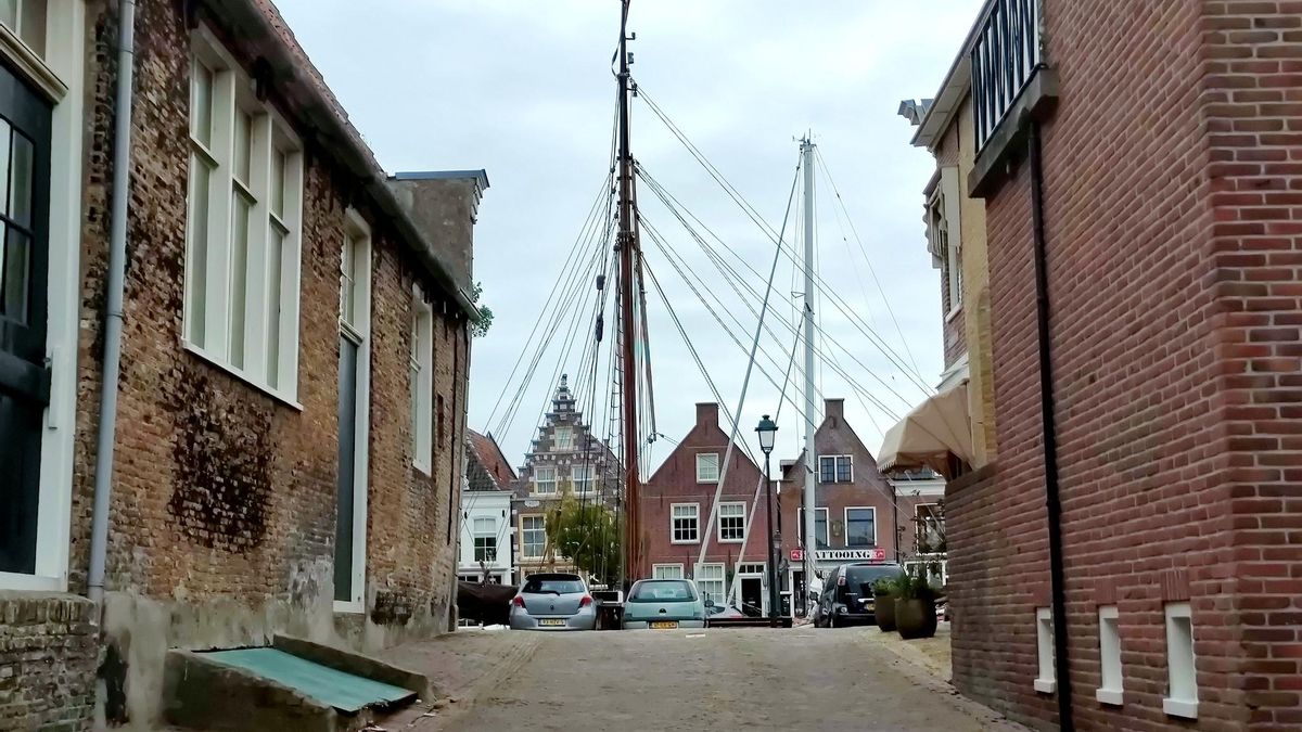 Ciudad portuaria. Calles de acceso al Puerto de Harlingen.