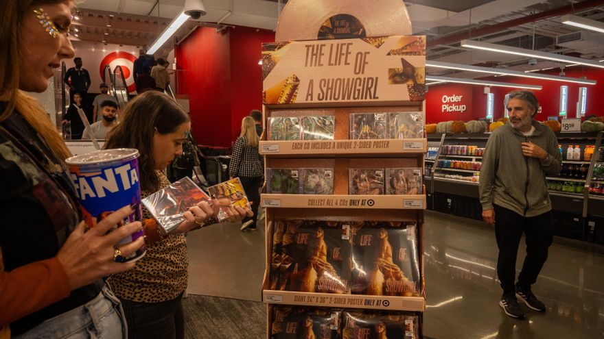 Taylor Swift decodifica en la gran pantalla 'The Life of a Showgirl'