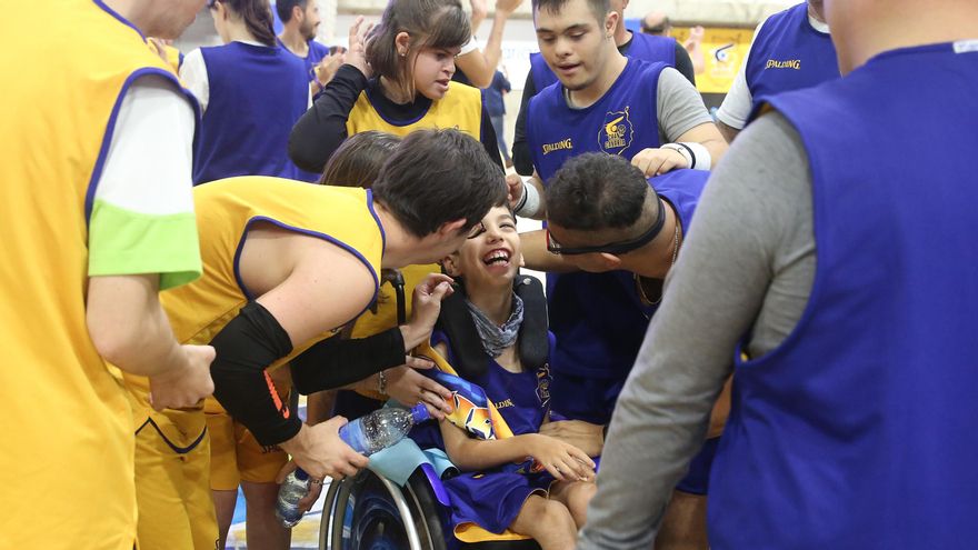 Pepe, el niño grancanario con una enfermedad genética única en el mundo, estrella de la Liga SUMA