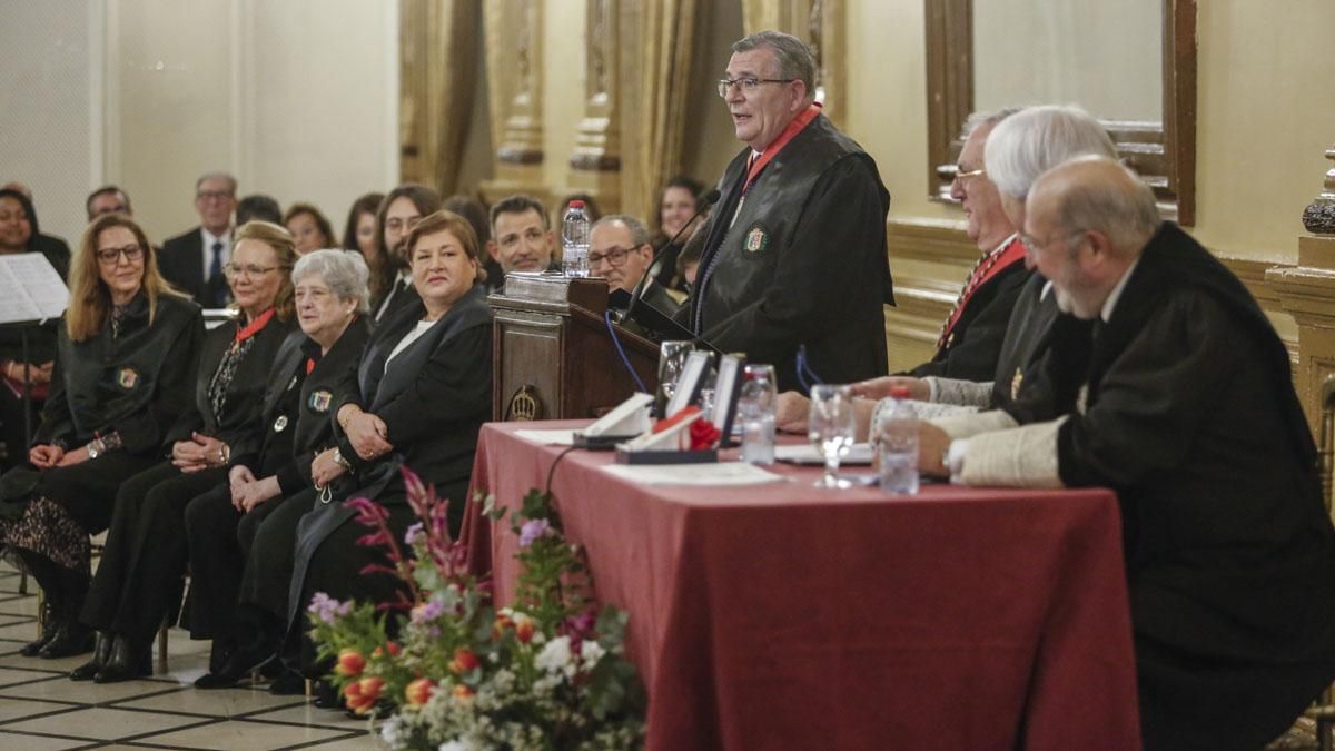 Imposición de la Medalla al Mérito en el Servicio de la Abogacía a José María Sánchez Aroca