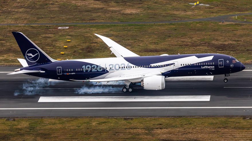 La aerolínea alemana Lufthansa cumple cien años marcados por una historia de claroscuros