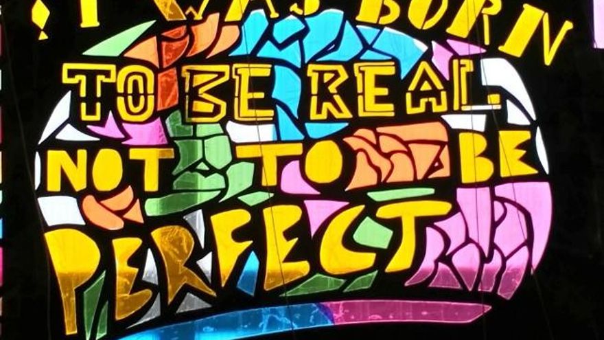 Vidriera del Colegio Maristas San José.