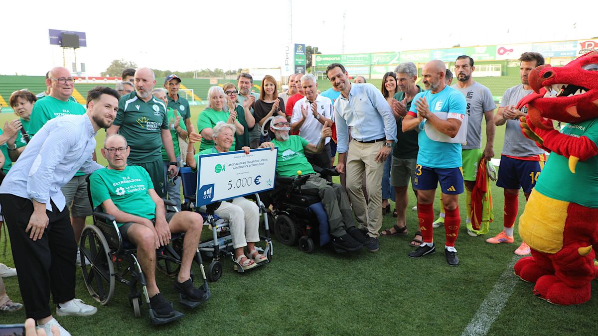 Fundación Eurocaja Rural une fuerzas con las instituciones extremeñas en un partido solidario histórico contra la ELA