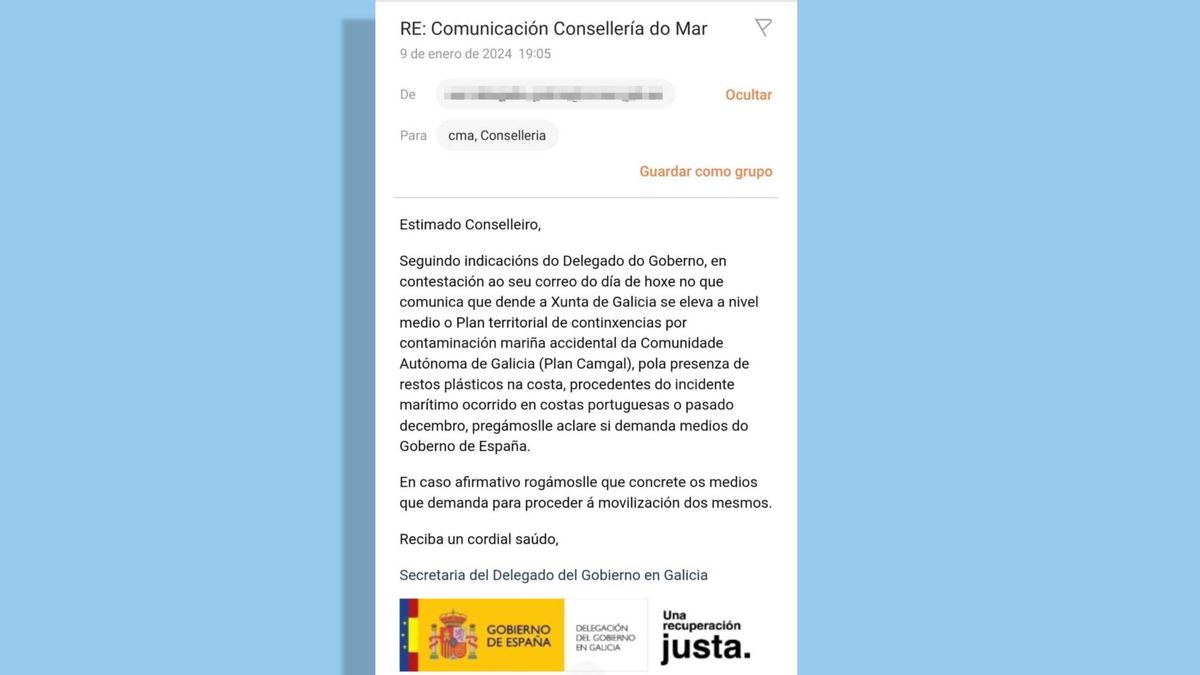 Mensaje del delegado del Gobierno en Galicia a la Xunta preguntando por la ayuda que solicitan ante la marea de pellets