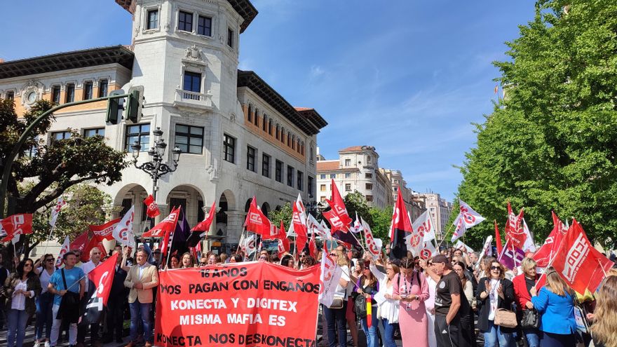 Concentración de trabajadores de Digitexen Santander